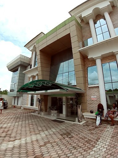 Lushville Hotel and Suites